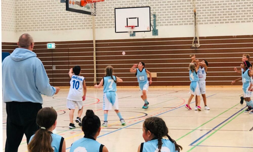 Die U10w1 startet in Bochum in die neue Saison und verliert 35:57